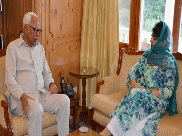 Mehbooba Mufti meets J-K Governor in Srinagar Mehbooba Mufti meets J-K Governor in Srinagar